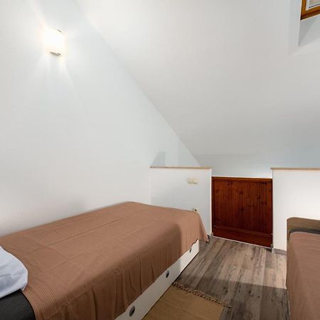 Apartment More Affordable And Close To The Beach In Umag - Zambratija エクステリア 写真